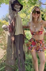 JANUARY JONES - Instagram Photos 10/03/2021