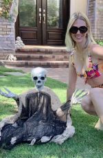 JANUARY JONES - Instagram Photos 10/03/2021