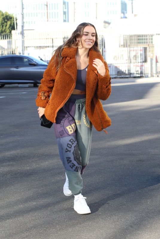 JENNA JOHNSON Heading to DWTS Rehersals in Los Angeles 10/21/2021