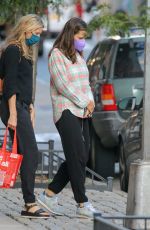 JENNIFER GARNER and John C. Miller Out in New York 10/04/2021