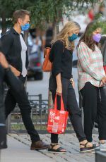 JENNIFER GARNER and John C. Miller Out in New York 10/04/2021