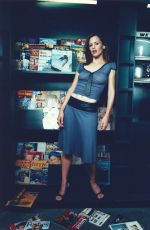 JENNIFER GARNER at a Photoshoot, 2001