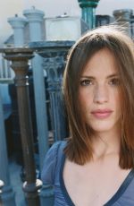 JENNIFER GARNER at a Photoshoot, 2001
