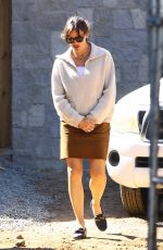 JENNIFER GARNER at Her New House Under Construction in Brentwood 10/22/2021