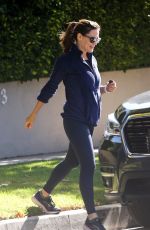 JENNIFER GARNER Leaves a Friend
