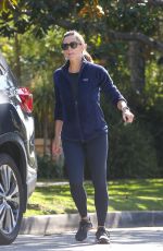 JENNIFER GARNER Leaves a Friend