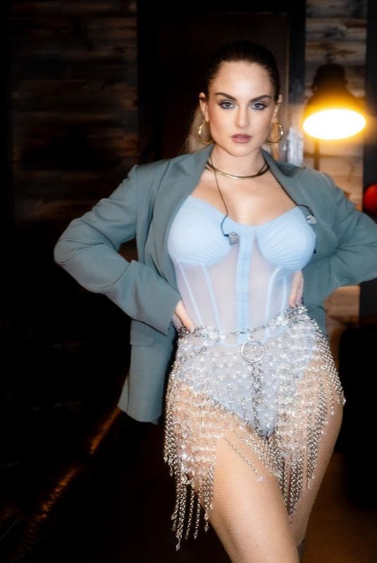 JOANNA JOJO LEVESQUE - Instagram Photos 10/07/2021