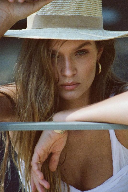 JOSEPHINE SKRIVER for Venomous Magazine, Vol IV 10/2021