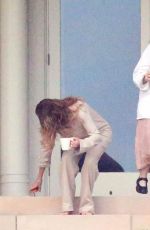 JULIA ROBERTS on Her First Day of Quarantine in Sydney 10/24/2021