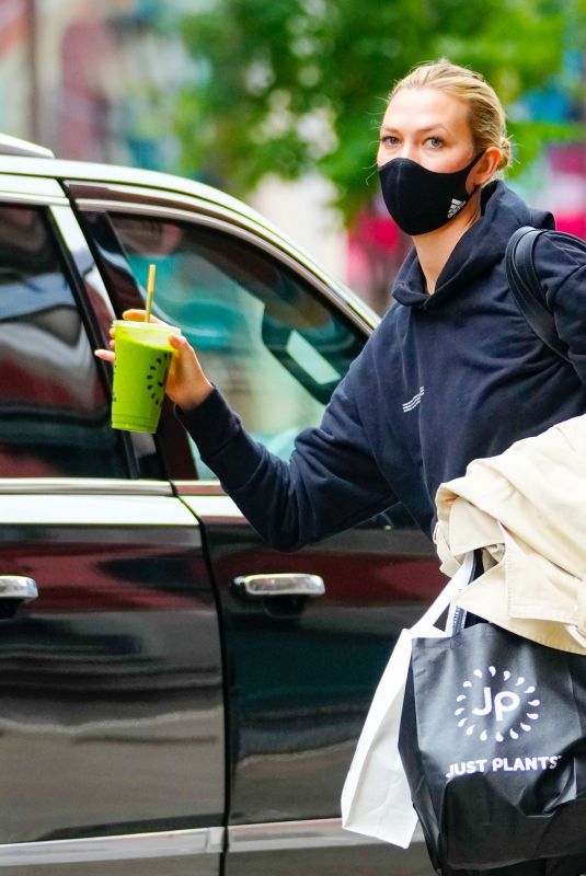 KARLIE KLOSS Out and About in New York 10/04/2021