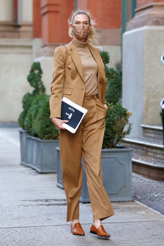 KARLIE KLOSS Out and About in New York 10/27/2021