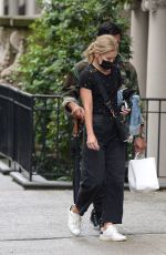 KELLY RIPA and Mark Consuelos Out in New York 10/10/2021