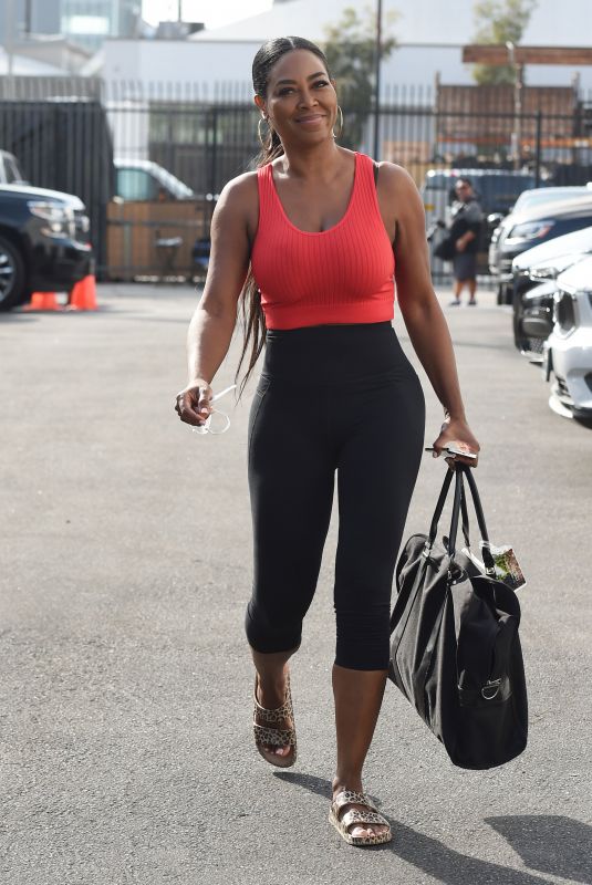 KENYA MOORE Arrives at Dance Studio in Los Angeles 10/06/2021