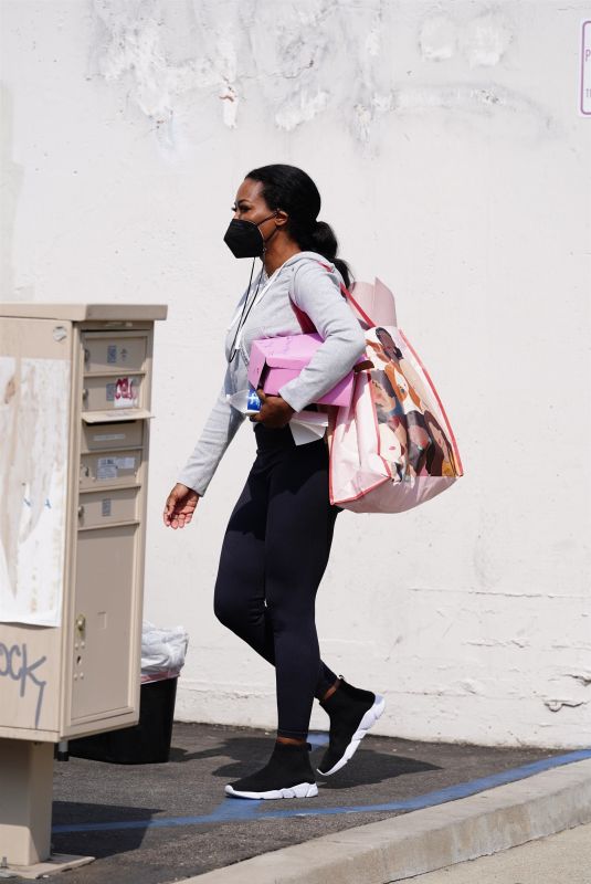 KENYA MOORE Leaves Dancing With The Stars Rehearsal in Los Angeles 09/29/2021