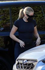 KHLOE KARDASHIAN Out in Calabasas 10/21/2021