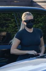 KHLOE KARDASHIAN Out in Calabasas 10/21/2021