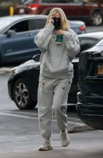 KHLOE KARDASHIAN Out in Woodland Hills 10/18/2021