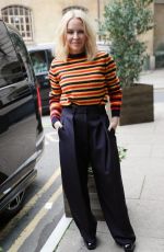 KYLIE MINOGUE Heading to The One Show in London 10/08/2021