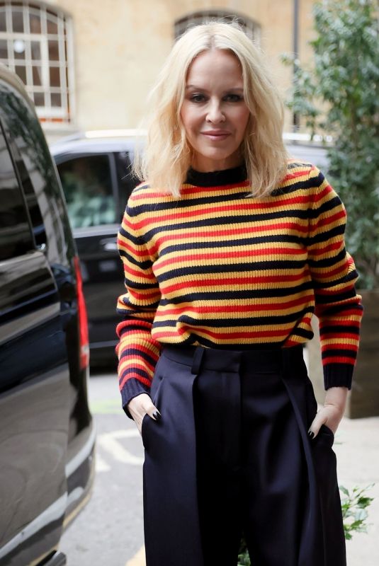 KYLIE MINOGUE Heading to The One Show in London 10/08/2021