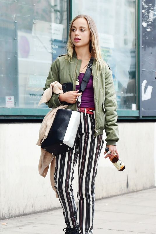 LADY AMELIA WINDSOR Heading to a Pub in Camden 10/17/2021