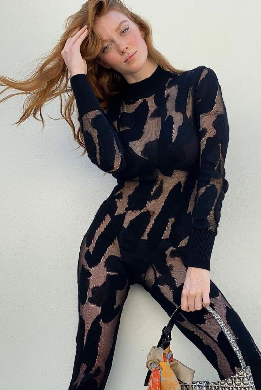 LARSEN THOMPSON - Instagram Photos and Videos 09/30/2021