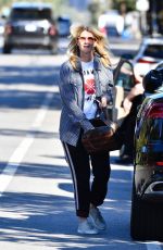 LAURA DERN Out for Lunch with Family in Brentwood 10/27/2021