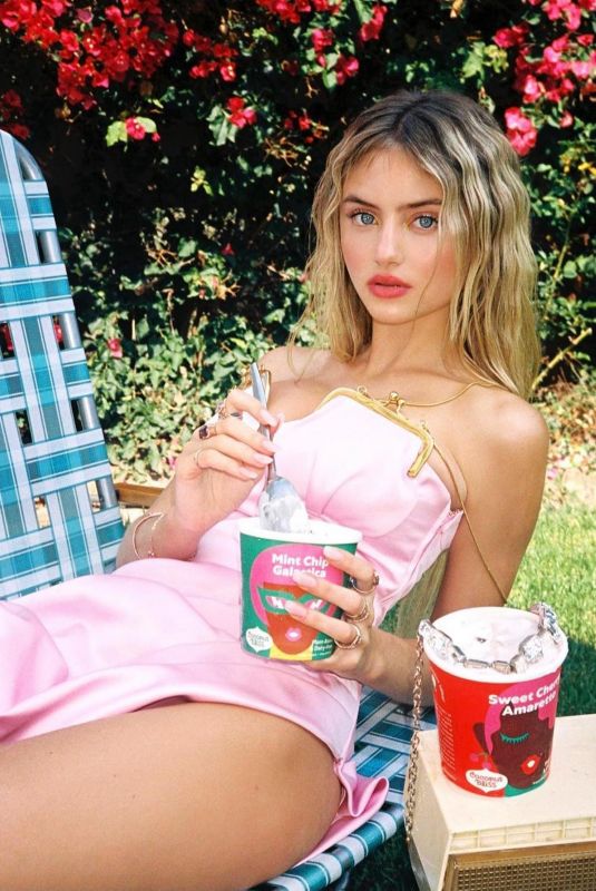 LENI KLUM in Rollacoaster Magazine, Autumn/Winter 2021