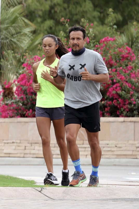 LEYLAH FERNANDEZ with Family in Indian Wells 10/07/2021