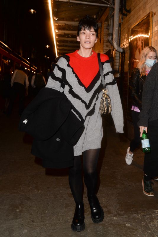 LILY ALLEN Leaves Noel Coward Theatre in London 10/08/2021