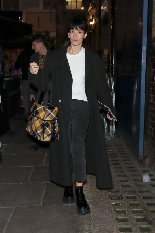 LILY ALLEN Leaves Noel Coward Theatre in London 10/15/2021
