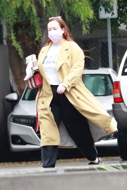 LILY KERSHAW Out for Coffee and Breakfast in Los Feliz 10/25/2021