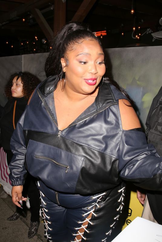 LIZZO Out for Dinner at Craig’s in West Hollywood 10/26/2021