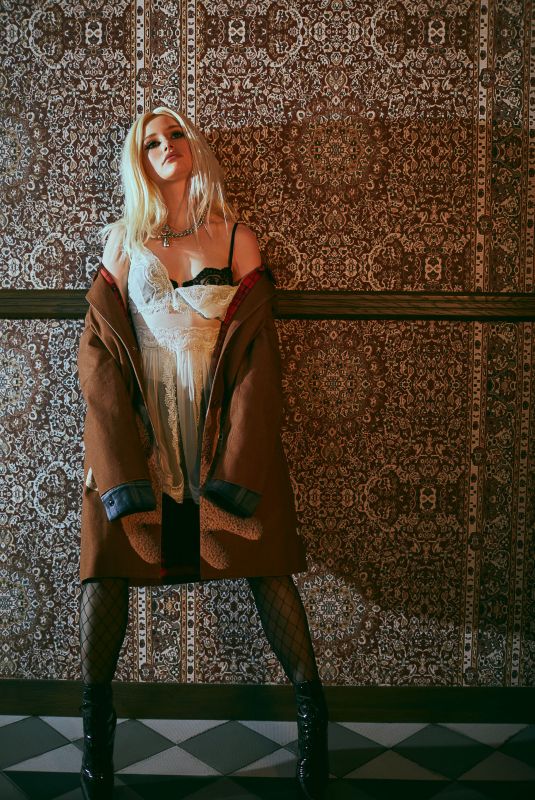 MADELAINE PETSCH for Wonderland Magazine, October 2021