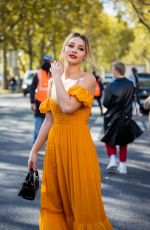 MADELYN CLINE Arrives at Giambattista Valli Womenswear Spring/Summer 2022 Show in Paris 10/04/2021
