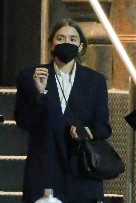 MARY KATE OLSEN Out for Dinner in New York 10/26/2021