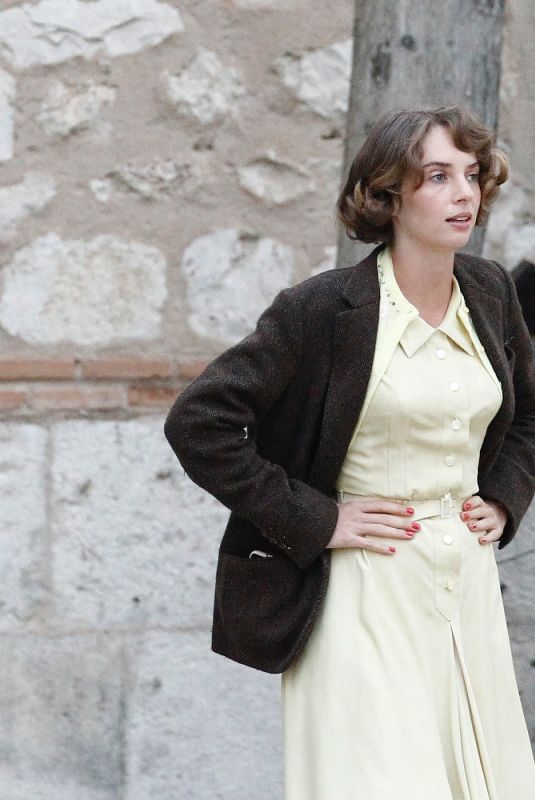 MAYA HAWKE on the Set of Asteroid City in Madrid 10/04/2021