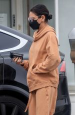 MILA KUNIS Arrives at a Salon in Beverly Hills 10/06/2021