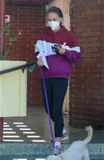 NATALIE PORTMAN Take Her Dog to Veterinarian in Los Feliz 10/22/2021