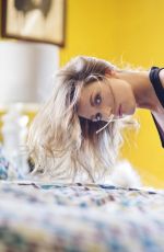 NATALIE ZEA for Eesquire Me in My Place, 2011