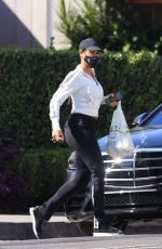 NICOLE MURPHY Picking Up Lunch Out in West Hollywood 10/01/2021