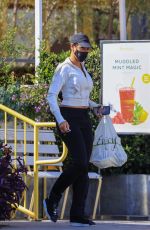 NICOLE MURPHY Picking Up Lunch Out in West Hollywood 10/01/2021