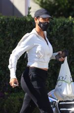 NICOLE MURPHY Picking Up Lunch Out in West Hollywood 10/01/2021