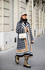 OLIVIA CULPO Out at Paris Fashion Week in Paris 09/30/2021
