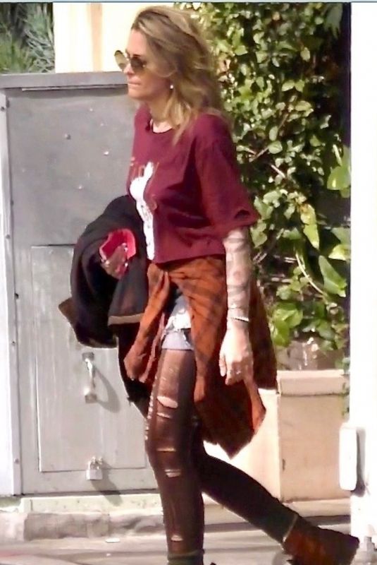 PARIS JACKSON Out and About in Hollywood 10/28/2021