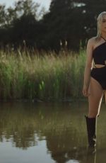 PHOEBE BRIDGERS for Porter Edit, June 2021