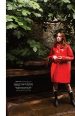 PHOEBE DYNEVOR in Harper