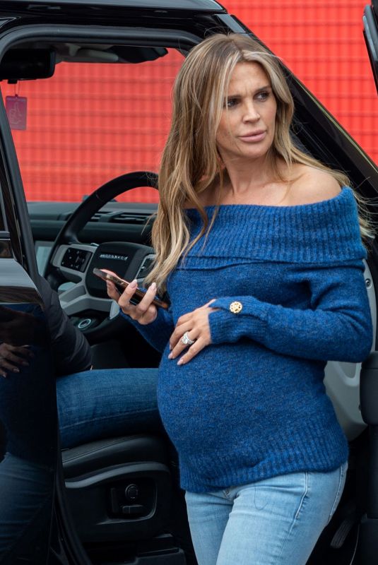 Pregnant DANEILLE LLOYD Out for Halloween Shopping in Birmingham 10/19/2021