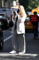 Pregnant JENNIFER LAWRENCE Out in New York 10/07/2021