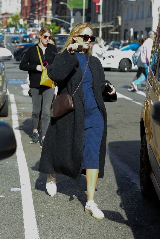 Pregnant JENNIFER LAWRENCE Out in New York 10/17/2021
