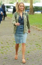 REESE WITHERSPOON on the Set of Your Place or Mine at a Park in Brooklyn 10/04/2021